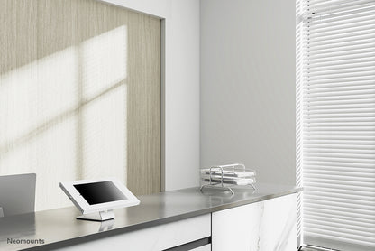 Neomounts DS15-630WH1 Tablet-Ständer für Schreibtisch und Wand 9.7-11" - abschließbar